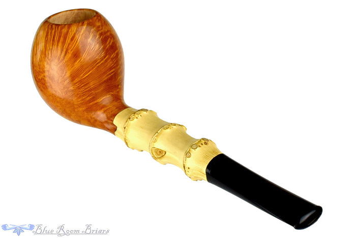 Charl Goussard Pipe Pear with Bamboo, Blue Room Briars, pear, smooth, straight grain, cross grain, birdseye, artisan pipe, new pipe, three knuckles, 3 knuckle bamboo, taper, tapered stem, straight pipe, sitter pipe, goussard pipes, south africa, cape town, production pipe, factory pipe, budget pipe, briar, briar pipe, tobacco pipe, wood pipe, wooden pipe, briar-pipe, smoking pipe, smoking hobby, ebonite, vulcanite, pipe stem, pipe mortise, stem, mortise, button, draft hole, grain, estate pipe, e