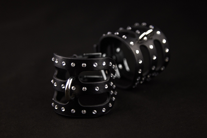 Diamant Vegan Leather Handcuffs
