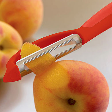 Piranha Swivel Peeler