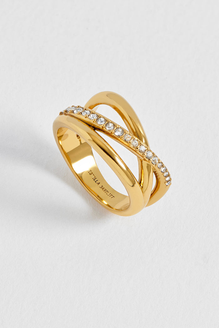 Twisted CZ Ring
