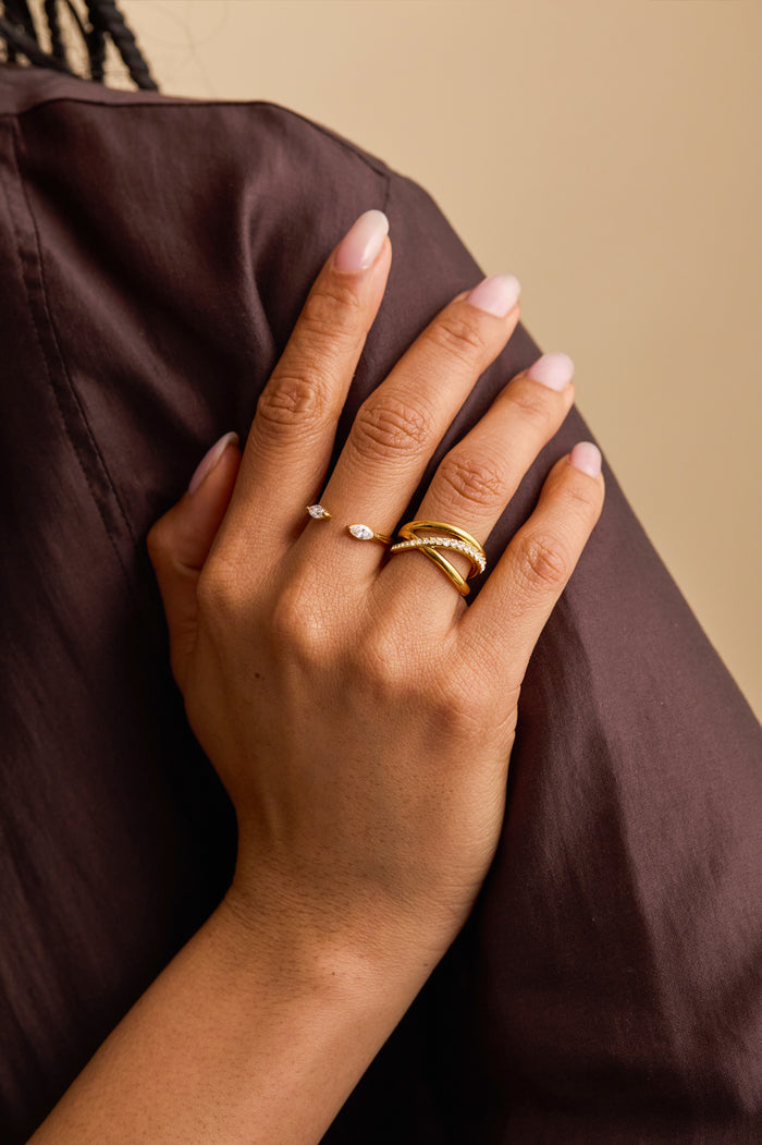 Twisted CZ Ring