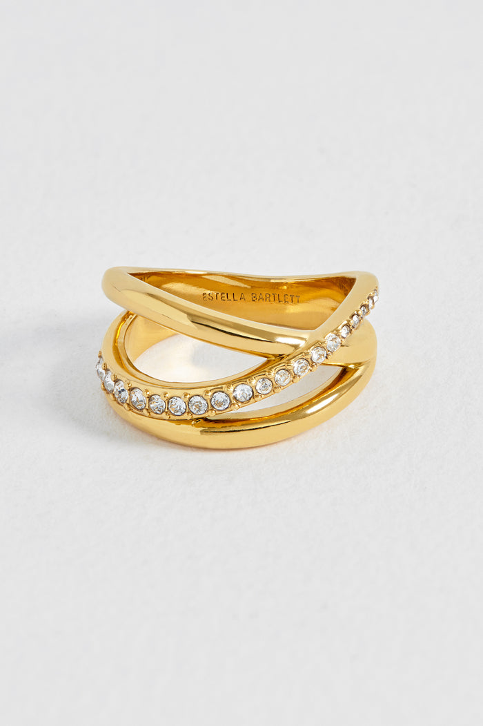 Twisted CZ Ring